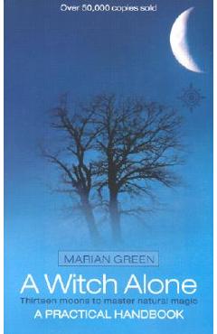 A Witch Alone - Marian Green