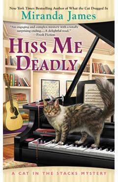 Hiss Me Deadly - Miranda James