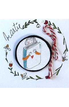 Brosa martisor mare: Imbratisare