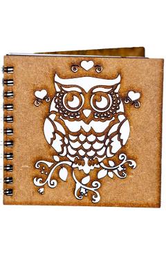 bufnita cu inimioare - agenda 10x10 personalizata din lemn