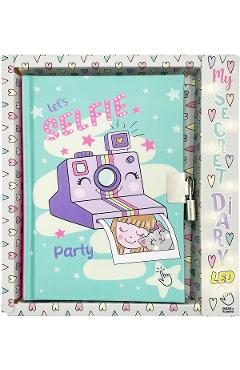 Jurnal cu led: Selfie party