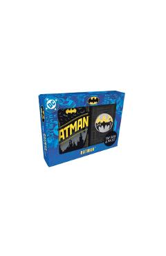 DC Comics: Batman Tiny Book and Pin Set -